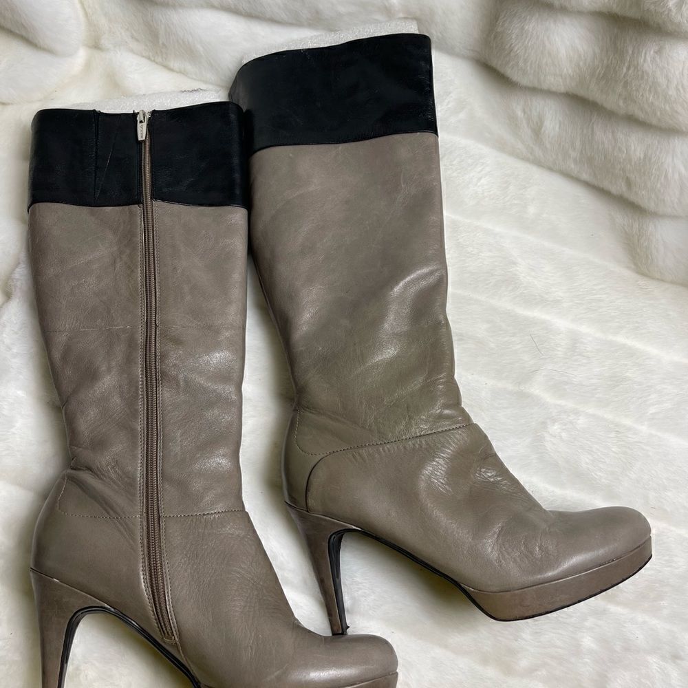Marc Fisher Sashi leather taupe and black knee high platform boots Size 9M